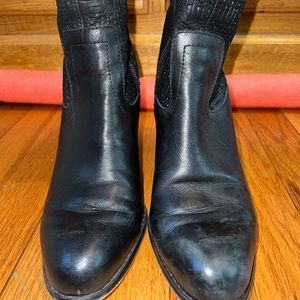 CORSO COMO Womens Black Woven Leather Ankle Boot Stacked Heel w/ Zipper Sz 9M